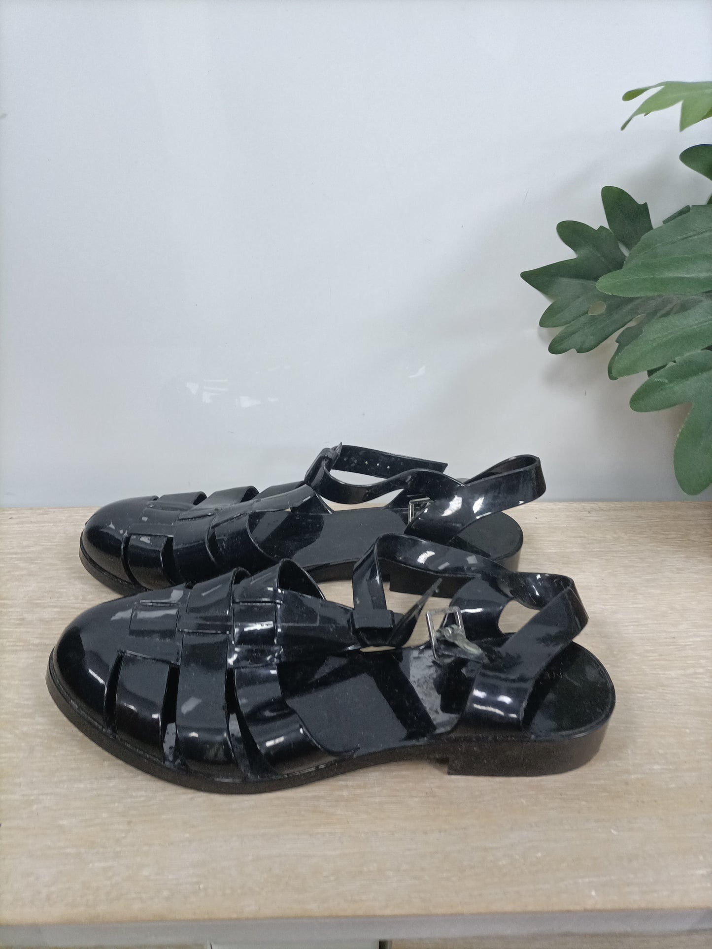 NEW LOOK. Black jelly shoes size 43