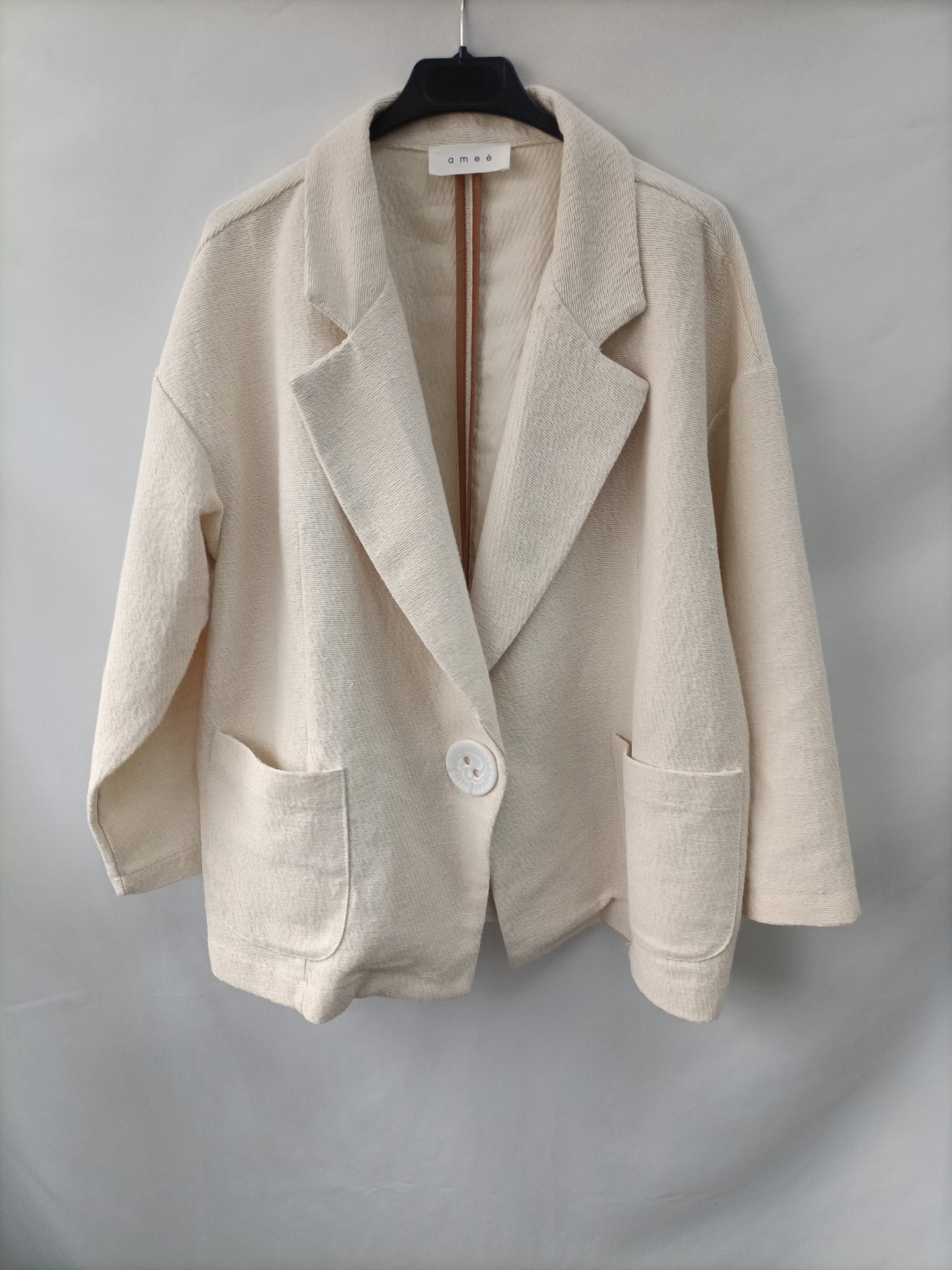 AMEÉ. Blazer beigr algodón T.32