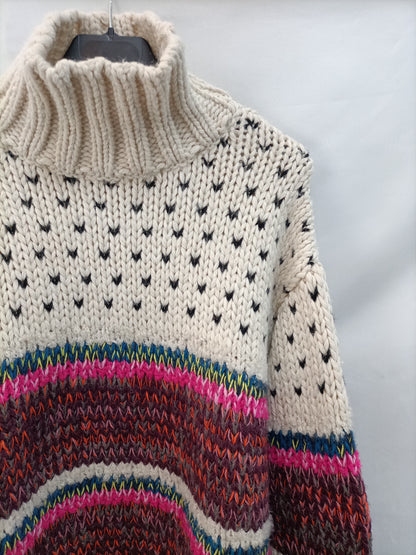 ZARA. Beige patterned sweater Tm