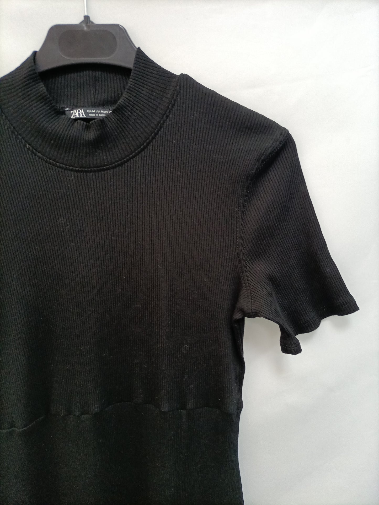 ZARA. Vestido midi negro T.m