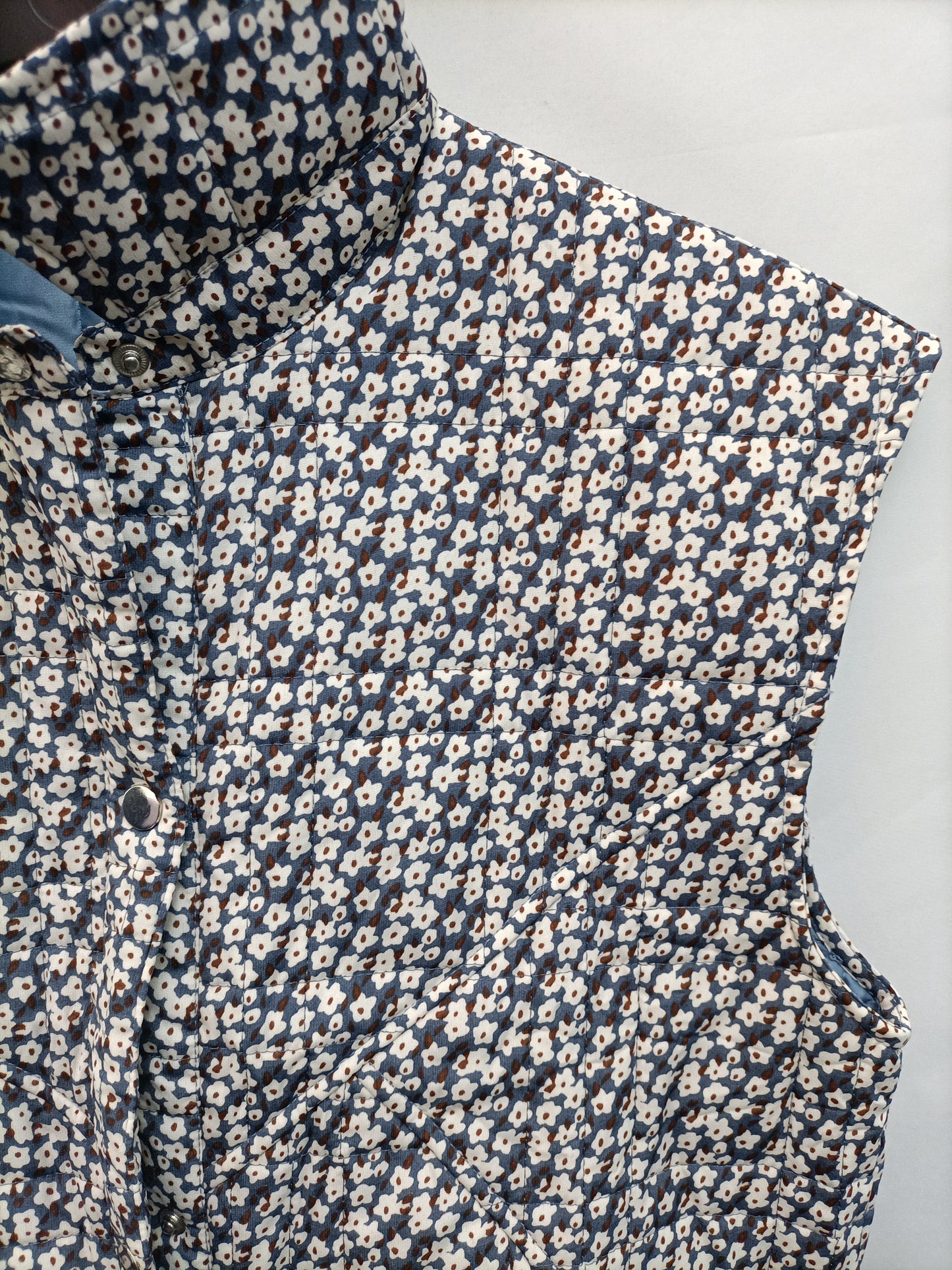 AMEÉ. Floral down vest (M/L)