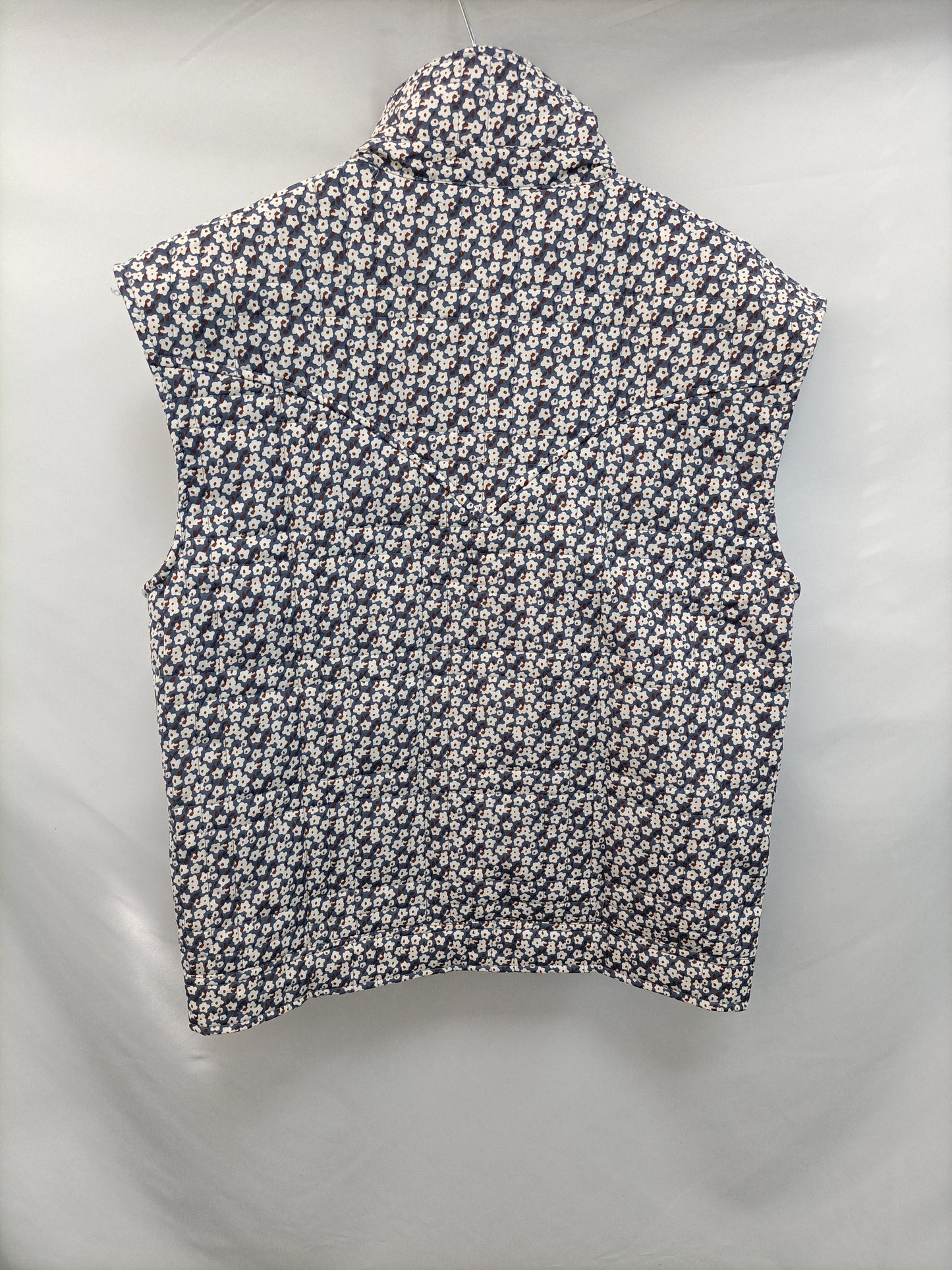 AMEÉ. Floral down vest (M/L)