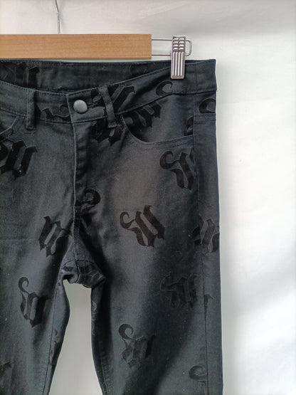 H&M. Pantalón detalles terciopelo T.36