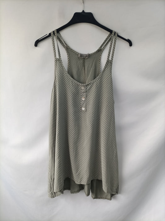 OTRAS. Top verde florecitas T.s/m