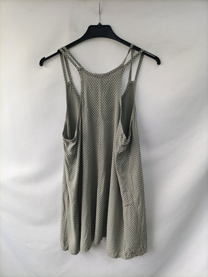 OTRAS. Top verde florecitas T.s/m