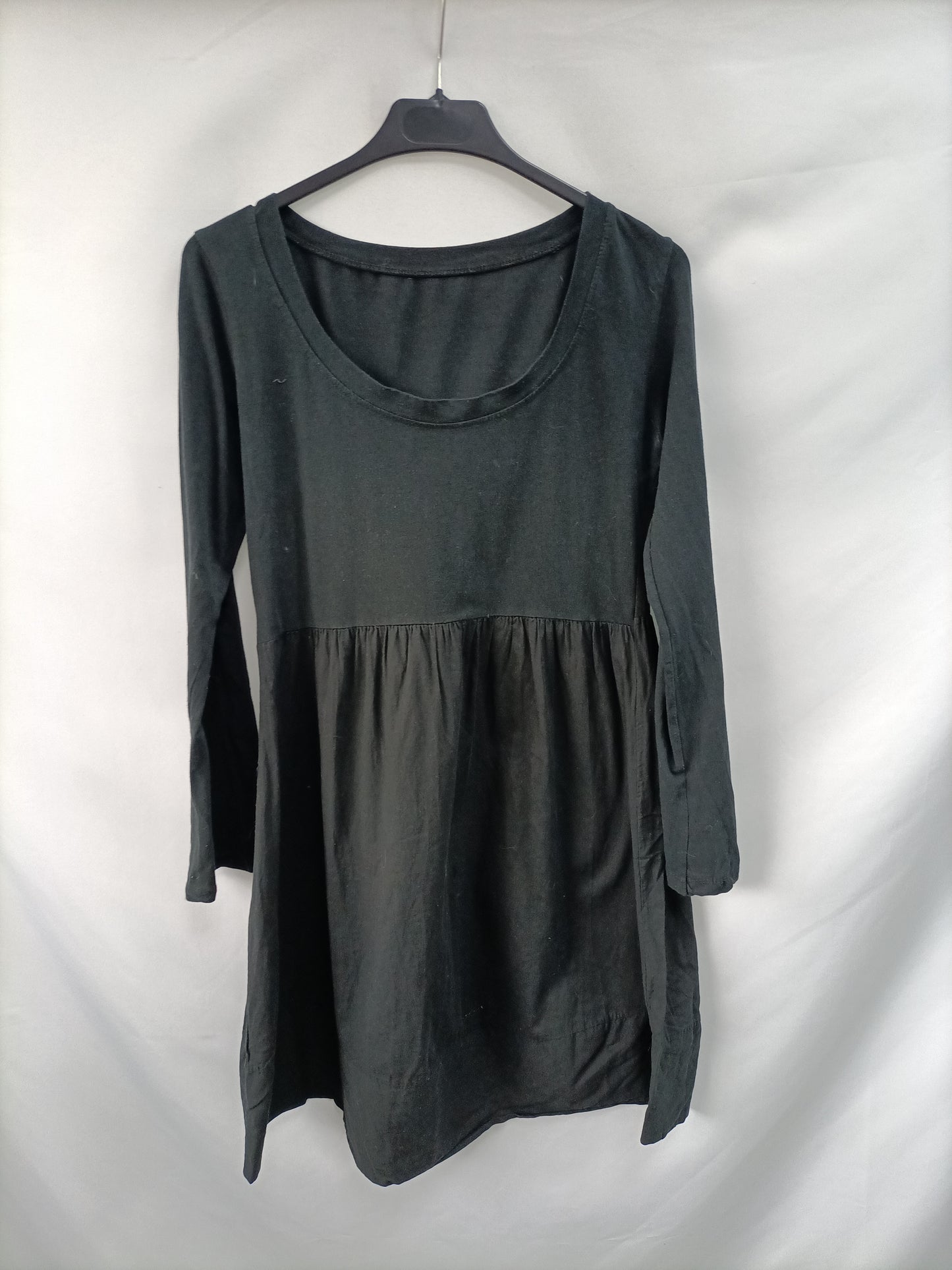 OTHER. Black long-sleeved ruffled dress Tm