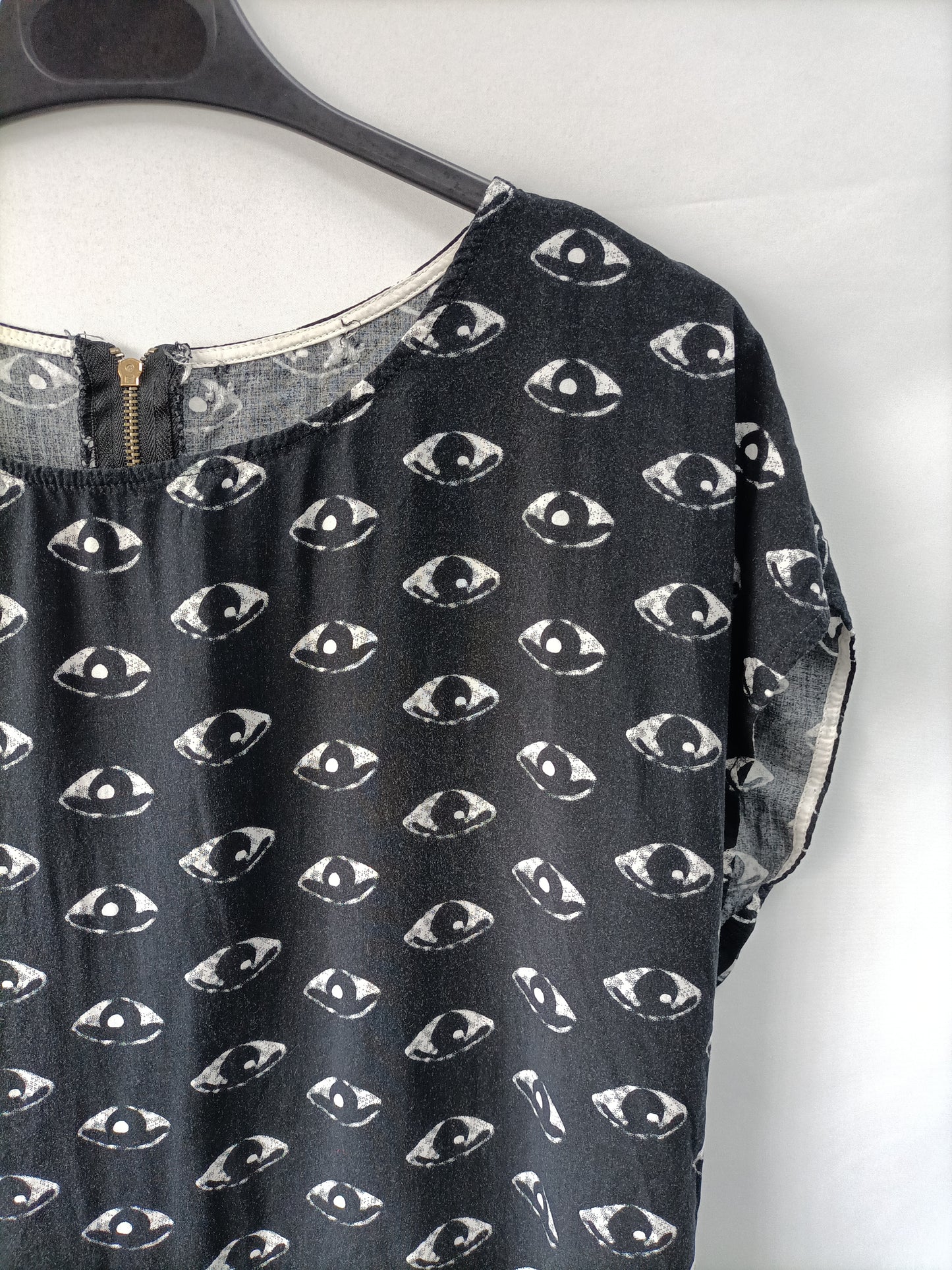 OTRAS.vestido negro ojos Tu (m)