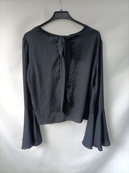 ZARA. top azul marino volantes mangas T.s