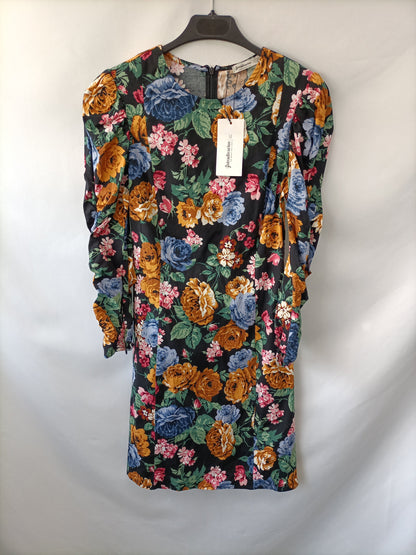 STRADIVARIUS. vestido negro estampado mangas fruncidas T.s