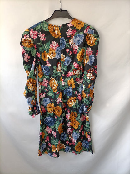 STRADIVARIUS. vestido negro estampado mangas fruncidas T.s