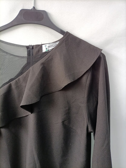 MINUETO. Top negro asimétrico volante T.m