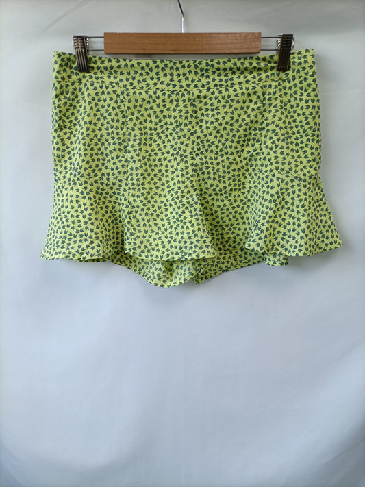 EASY WEAR.Shorts yellow arrows T.36