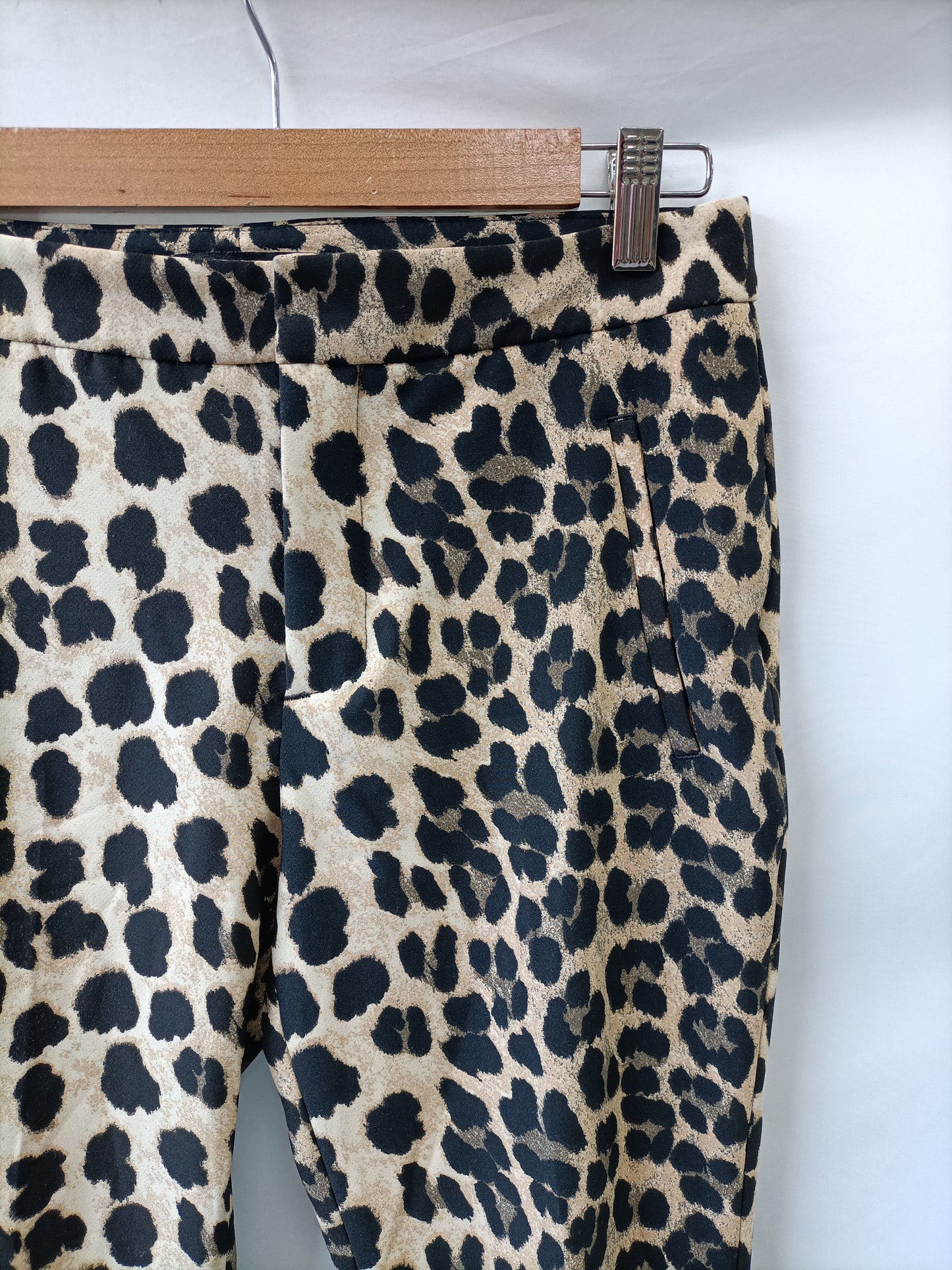 ZARA. pantalon animal print T.s
