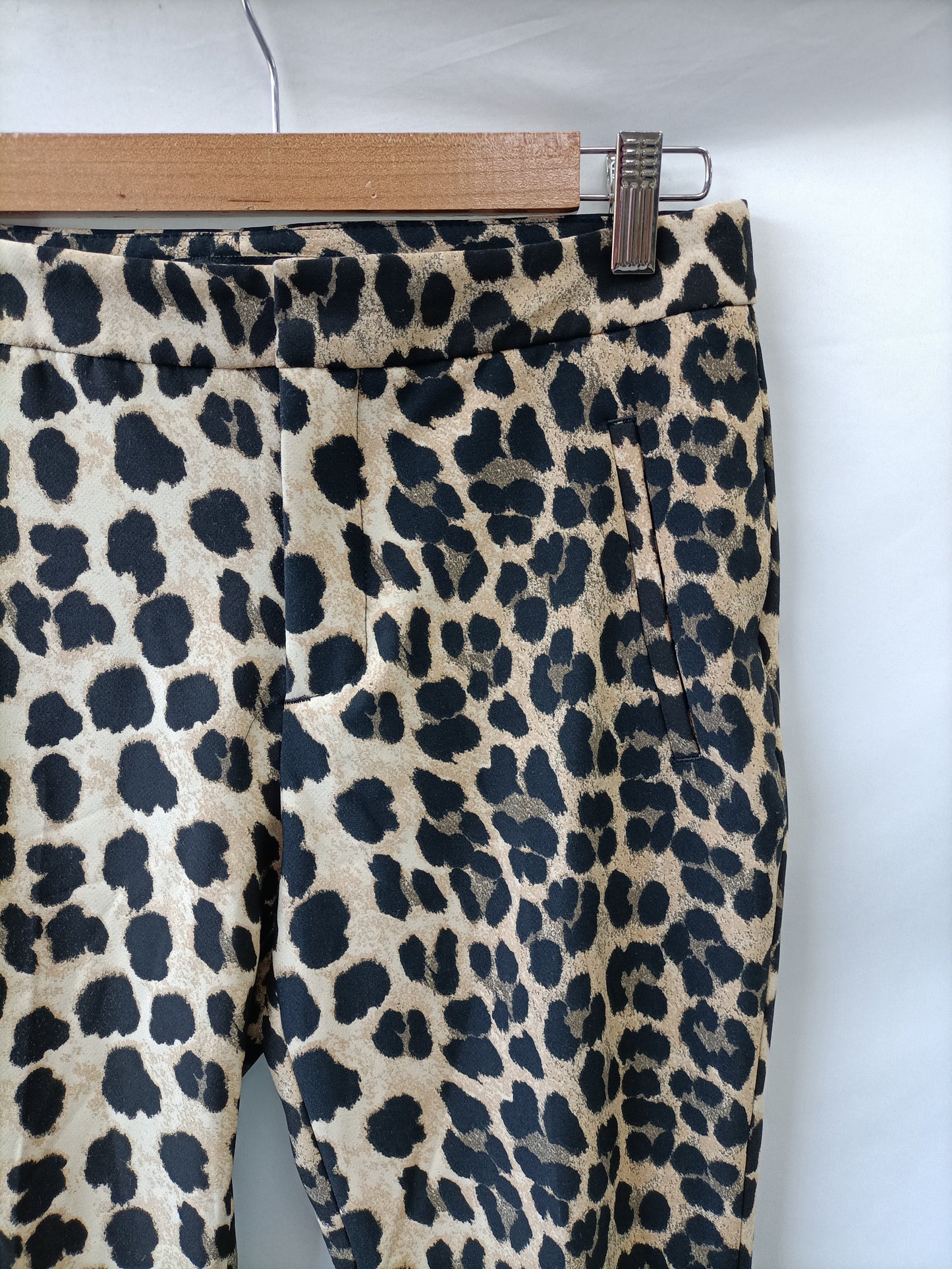 ZARA. pantalon animal print T.s