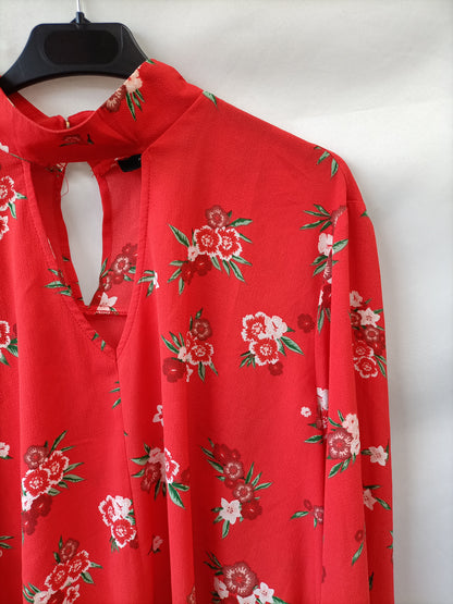 PRIMARK. Red floral blouse Tl