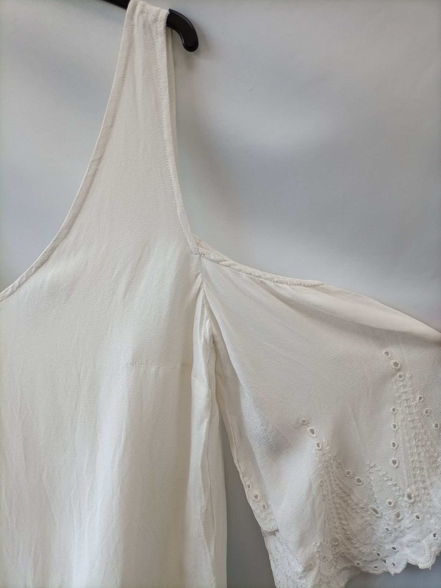 BERSHKA.White dress Tm