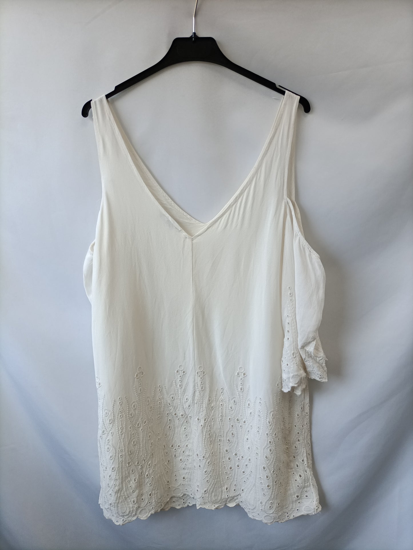 BERSHKA.White dress Tm