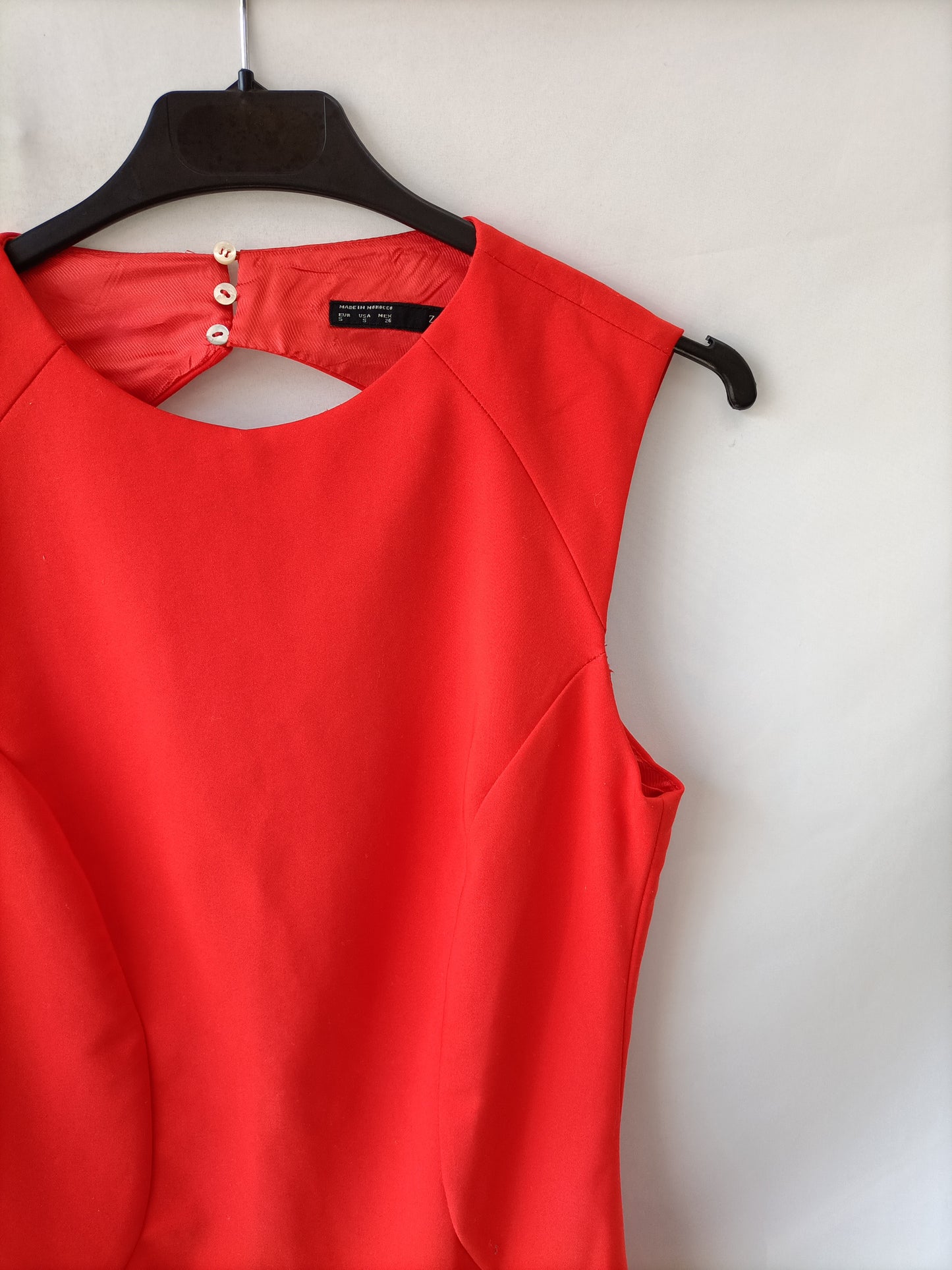 ZARA. Vestido rojo espalda T.s