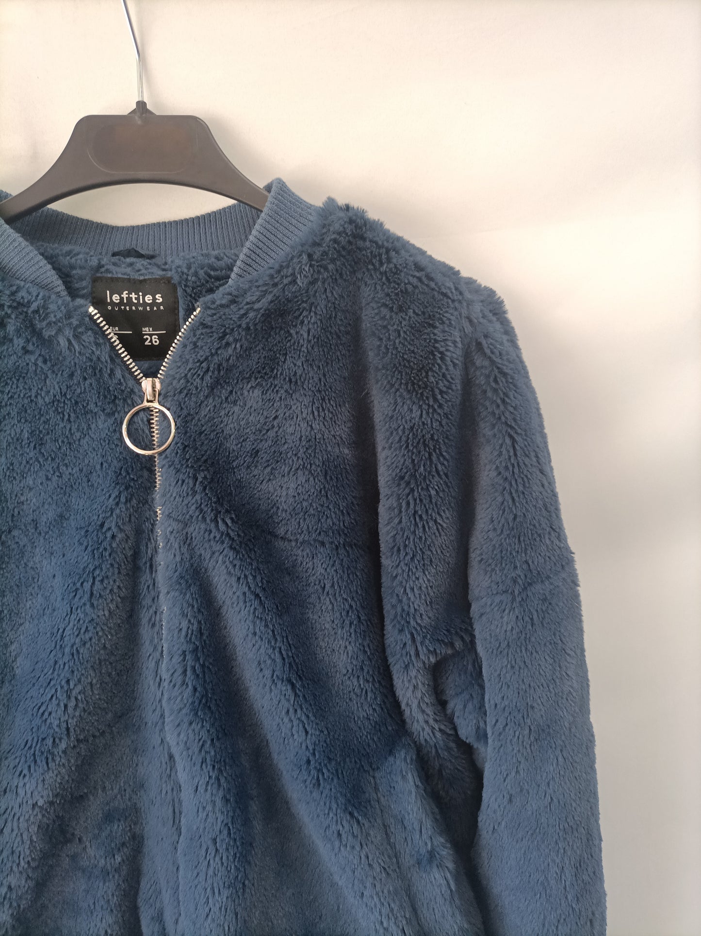 LEFTIES. Bomber pelo azul T.s