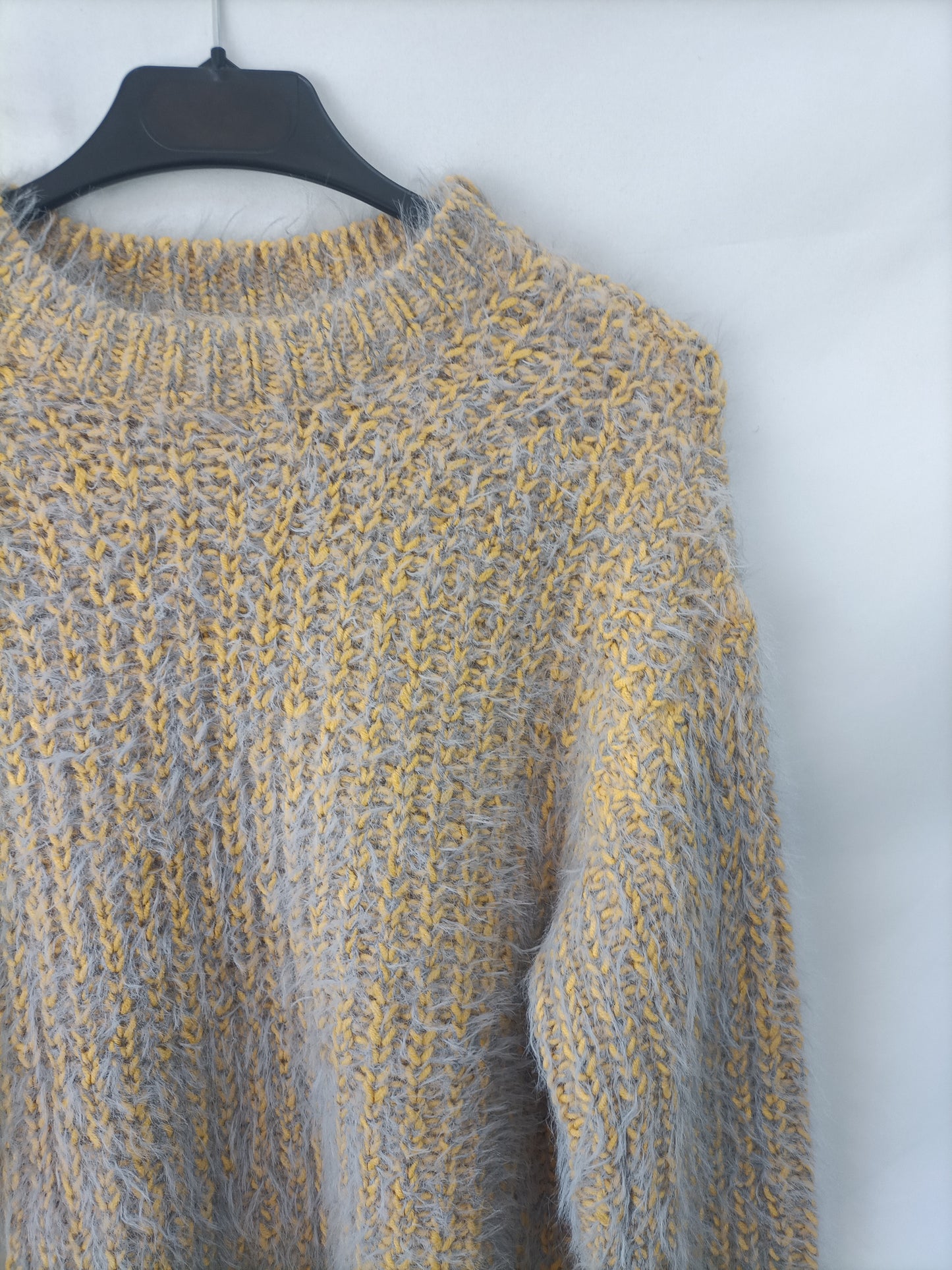 BERSHKA. Jersey bicolor pelito T.s