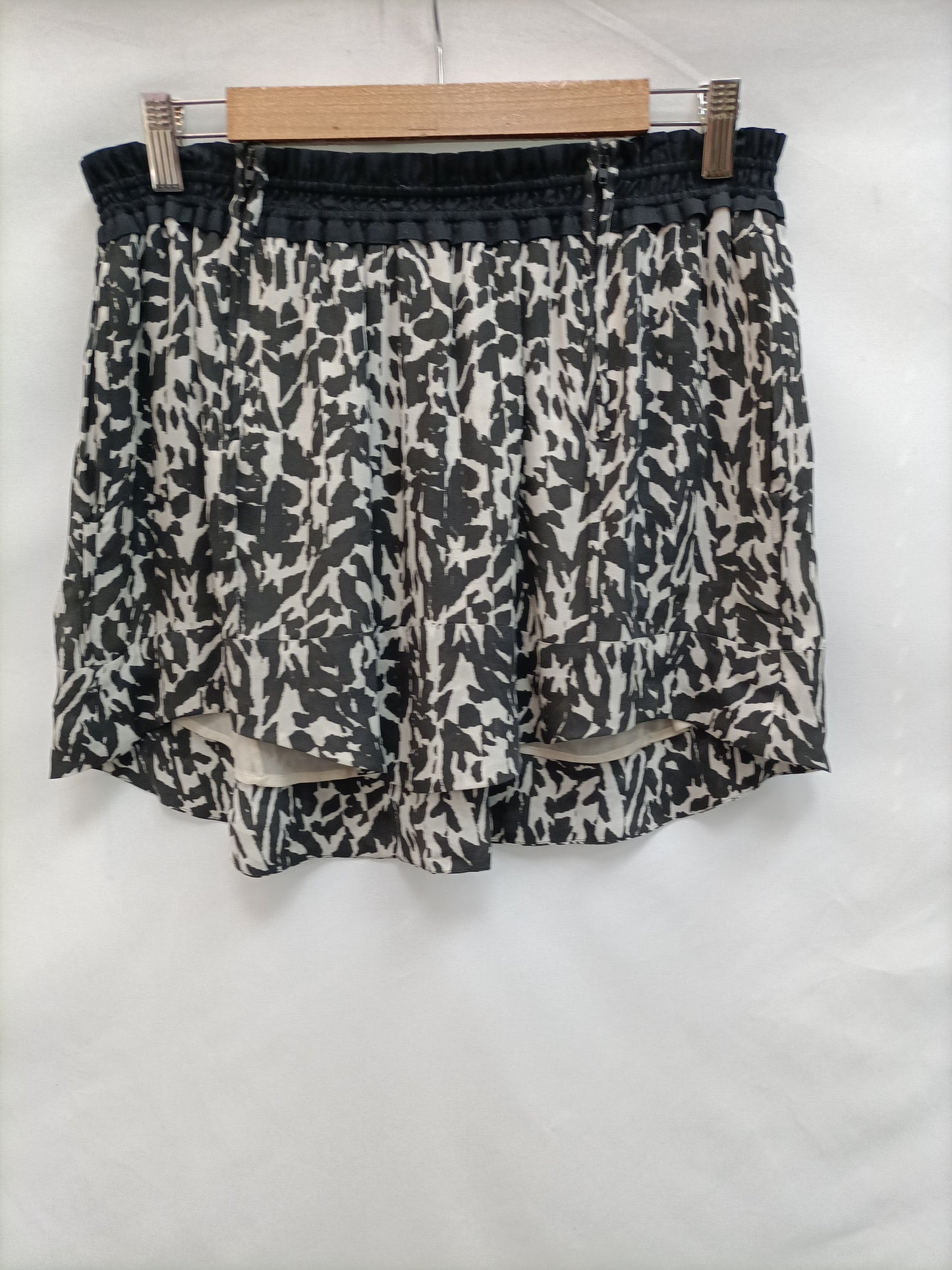 ISABEL MARANT. Animal print skirt, size 38