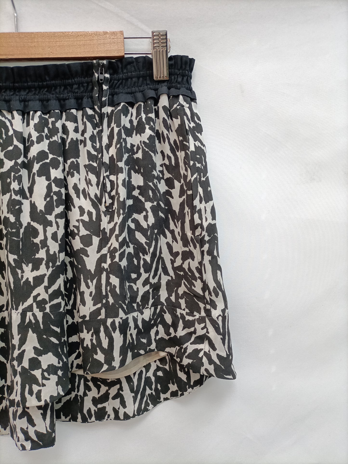 ISABEL MARANT. Animal print skirt, size 38