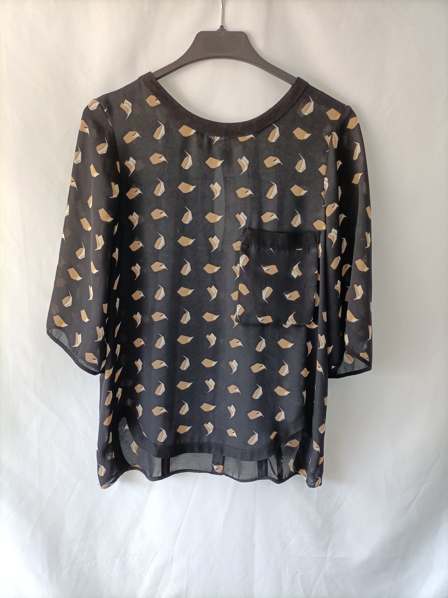 ZARA. Ts printed black blouse