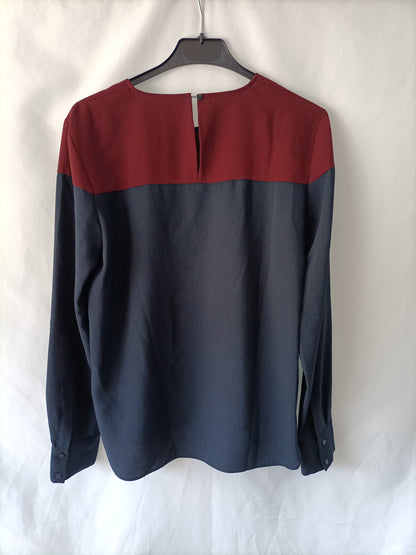 OTHERS. Two-tone blouse Your(s)