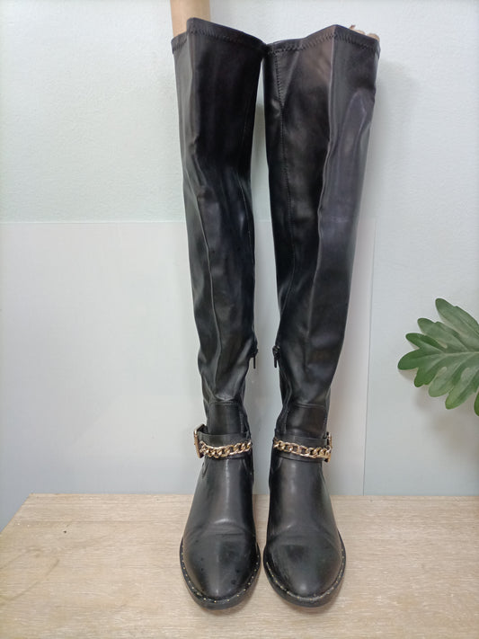 ZARA. Botas negras altas T.37(tara)