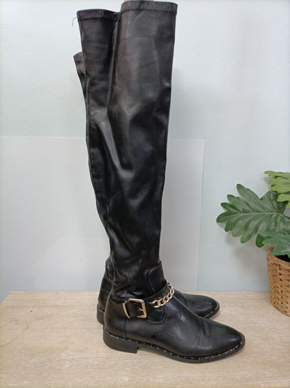 ZARA. Botas negras altas T.37(tara)