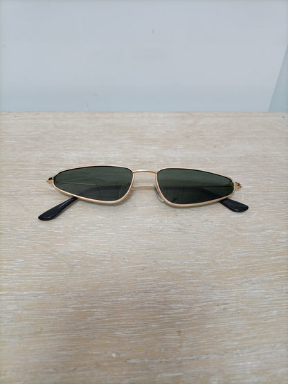 OTRAS. Gafas triangulares