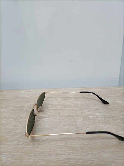 OTRAS. Gafas triangulares