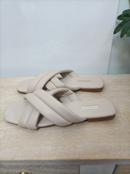PRIMARK. Sandalia beige T.38