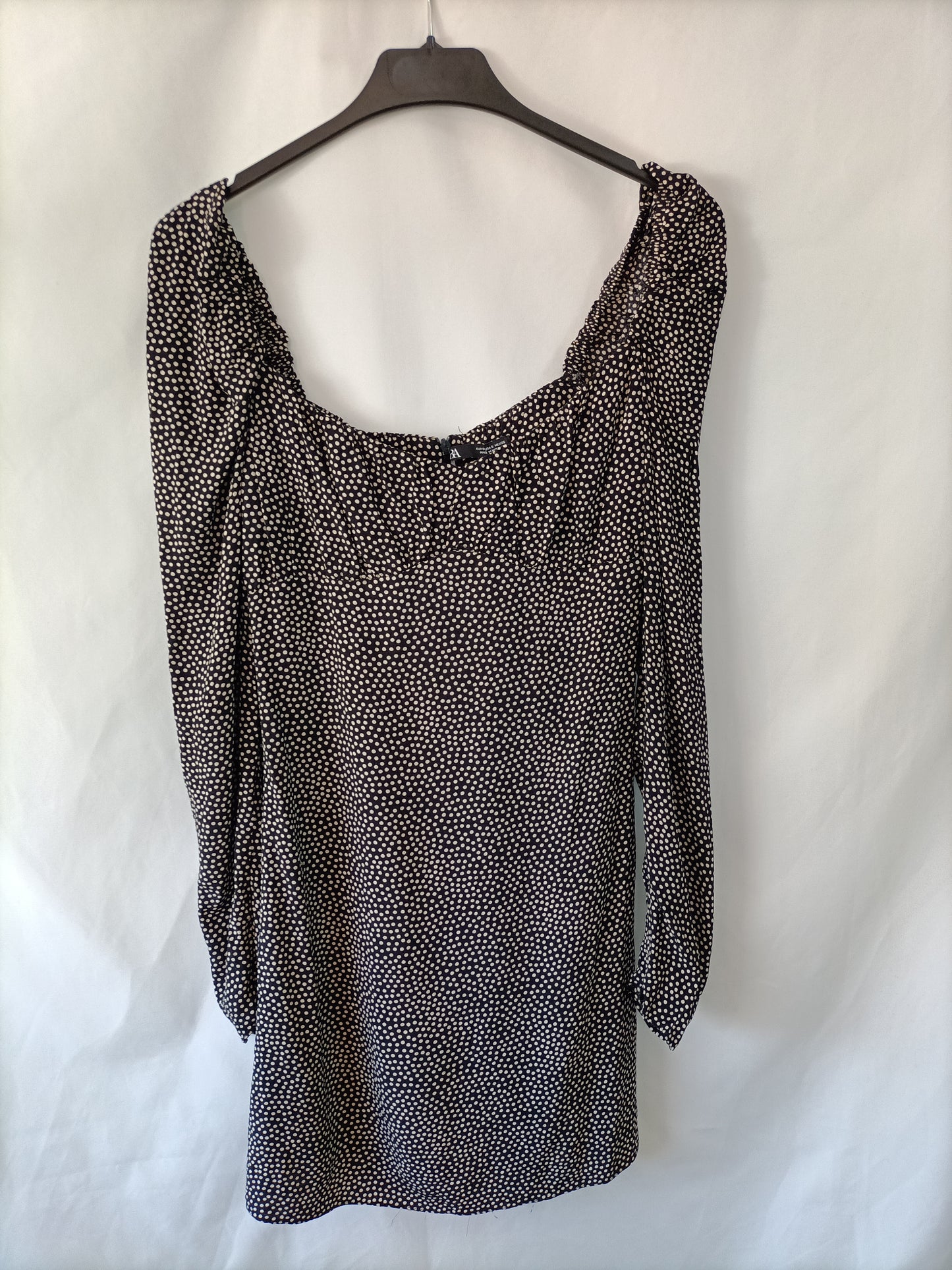 ZARA. Vestido negro lunares T.s