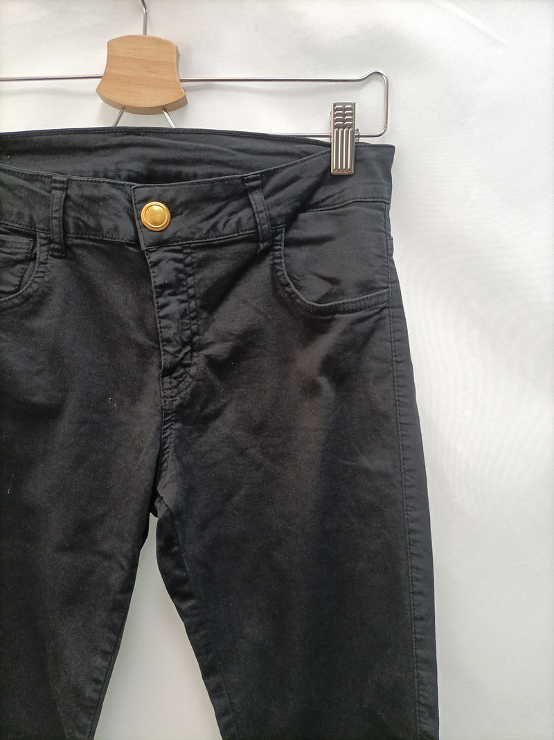 DENIIM HALL. Pantalon pitillo negro bolsillos traseros étnicos T.40 (38 real)