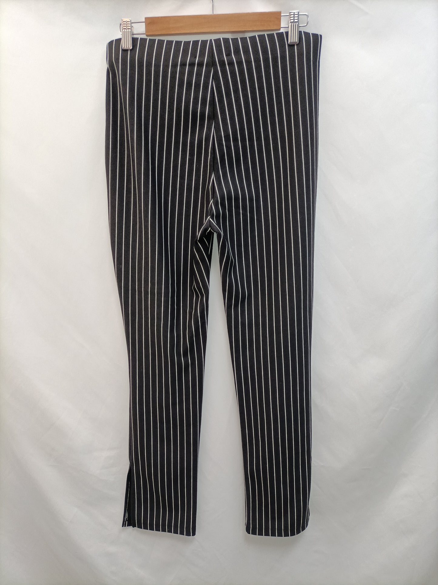 ZARA. Pantalón rayas T.l