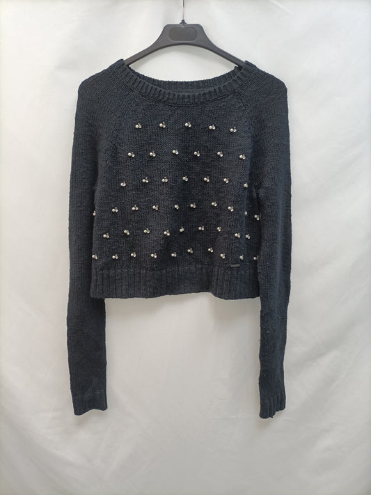 ABERCROMBIE. Black cropped sweater with Ts pearls