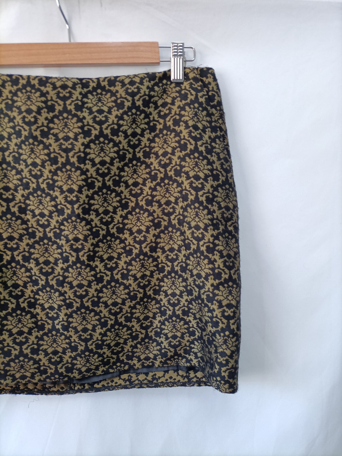 WAREHOUSE. Falda negra vintage T.44