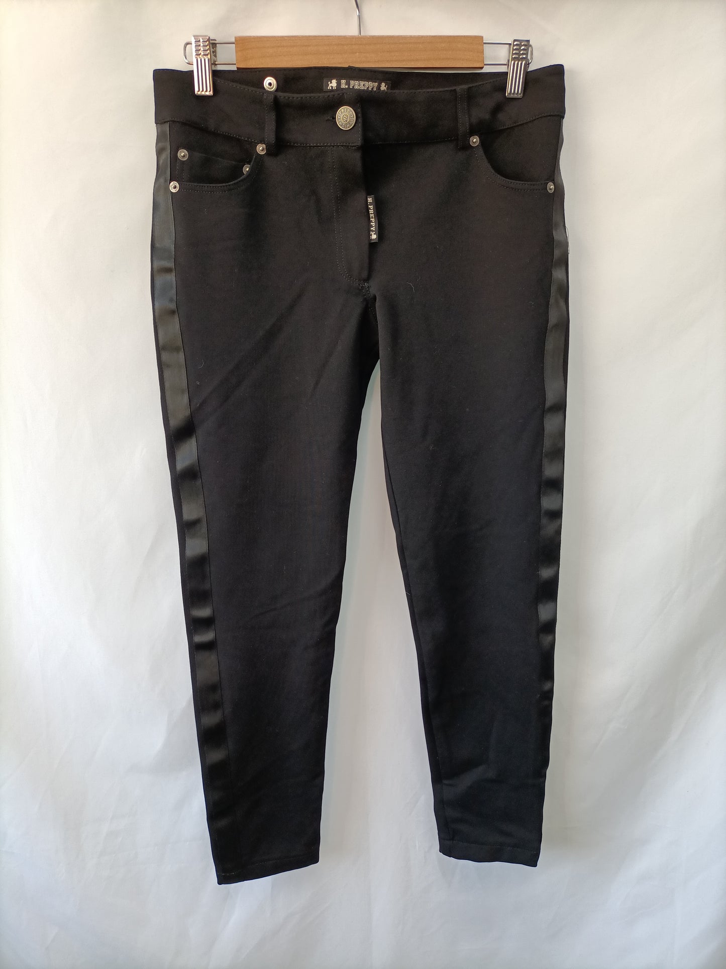 HIGHLY PREPPY.Pantalón negro elástico T.m