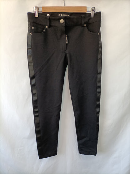 HIGHLY PREPPY.Pantalón negro elástico T.m