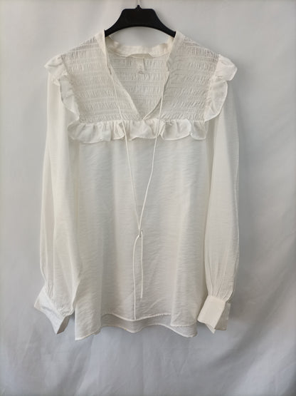 Blusa blanca volantes – Hibuy market
