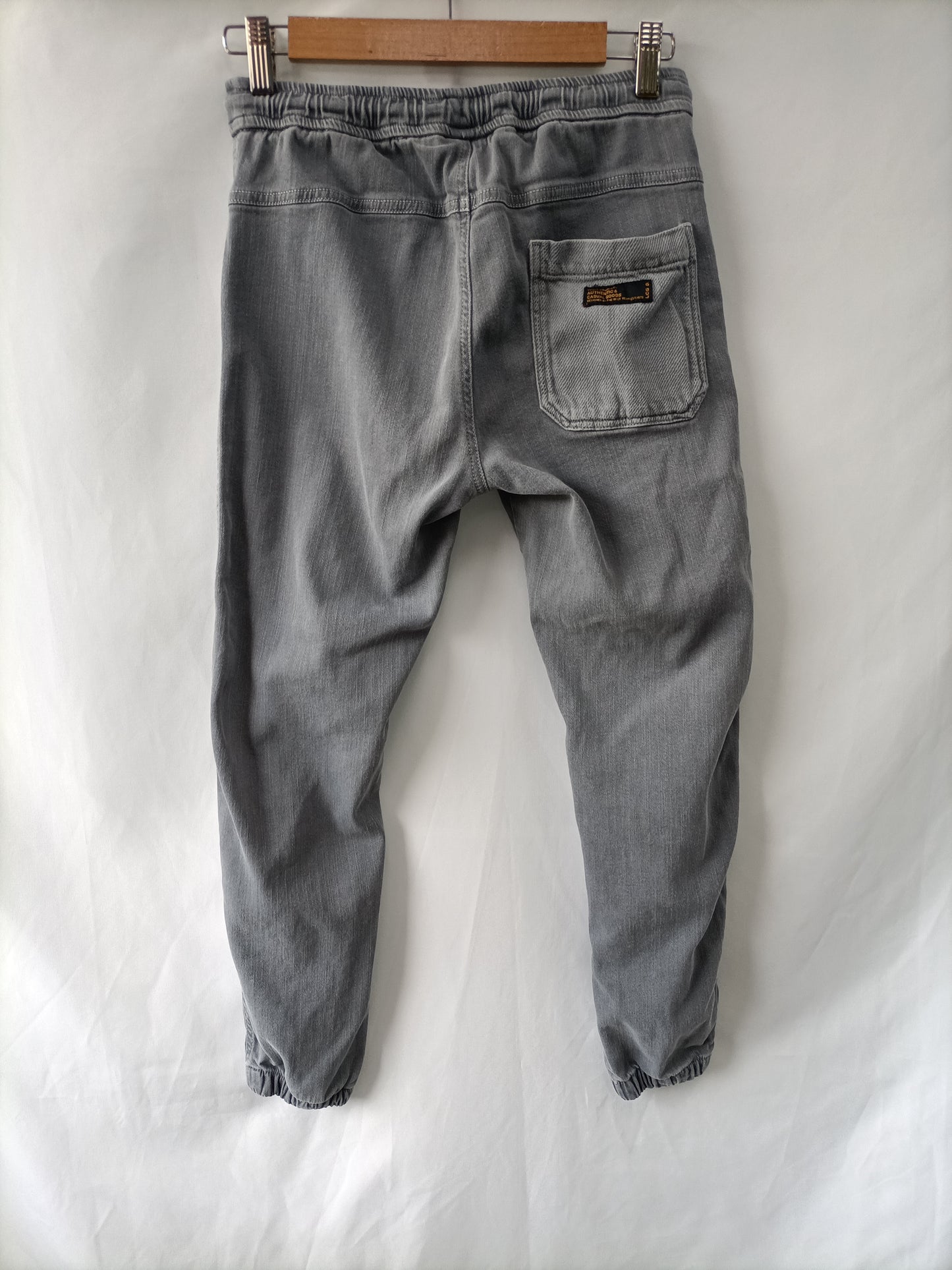 ZARA. Gray denim pants. Ages 13-14