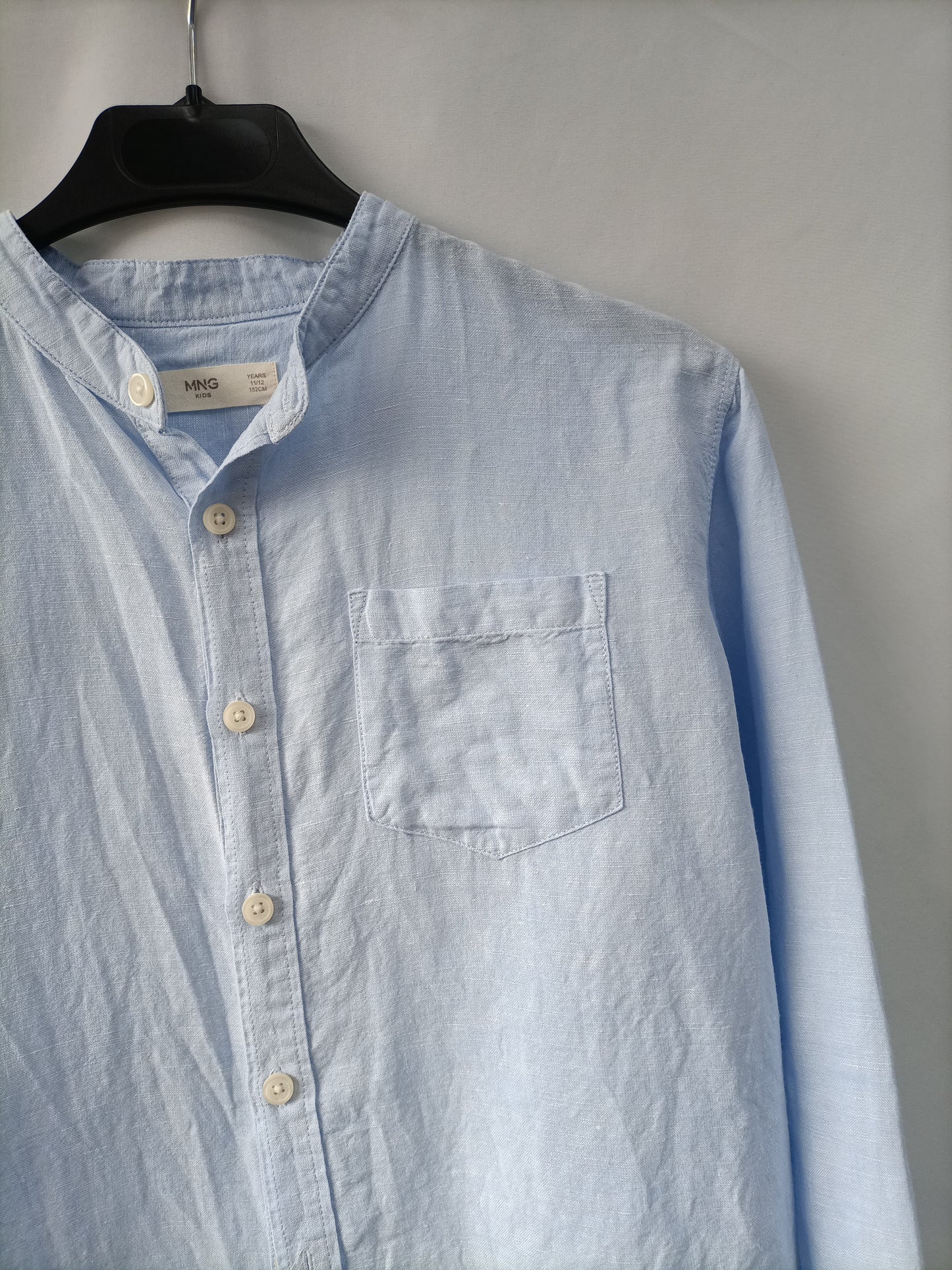 MANGO. Camisa celeste T.11/12