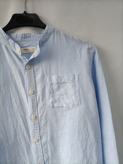 MANGO. Camisa celeste T.11/12