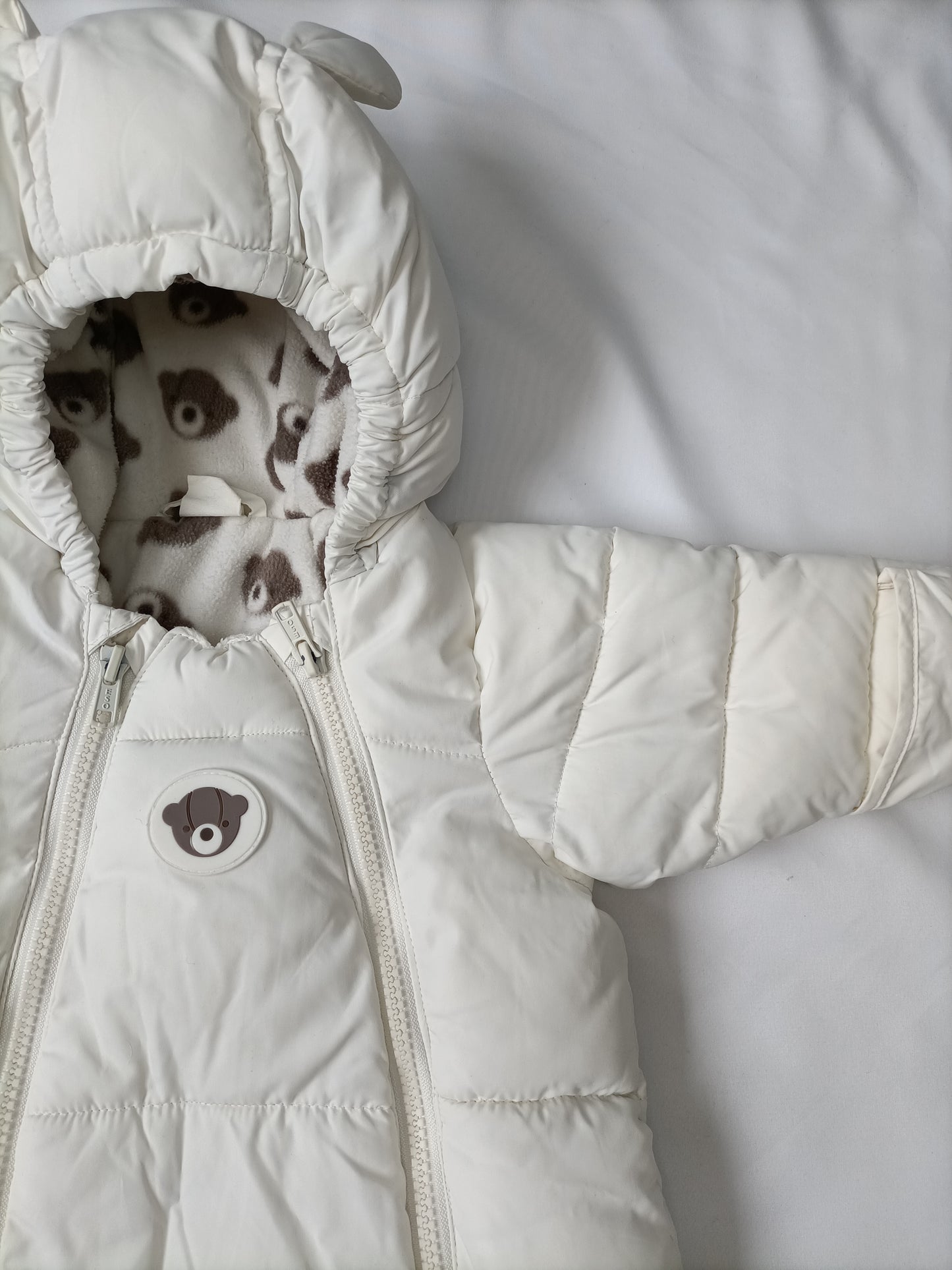 H&M. Abrigo enterizo T.2-6meses