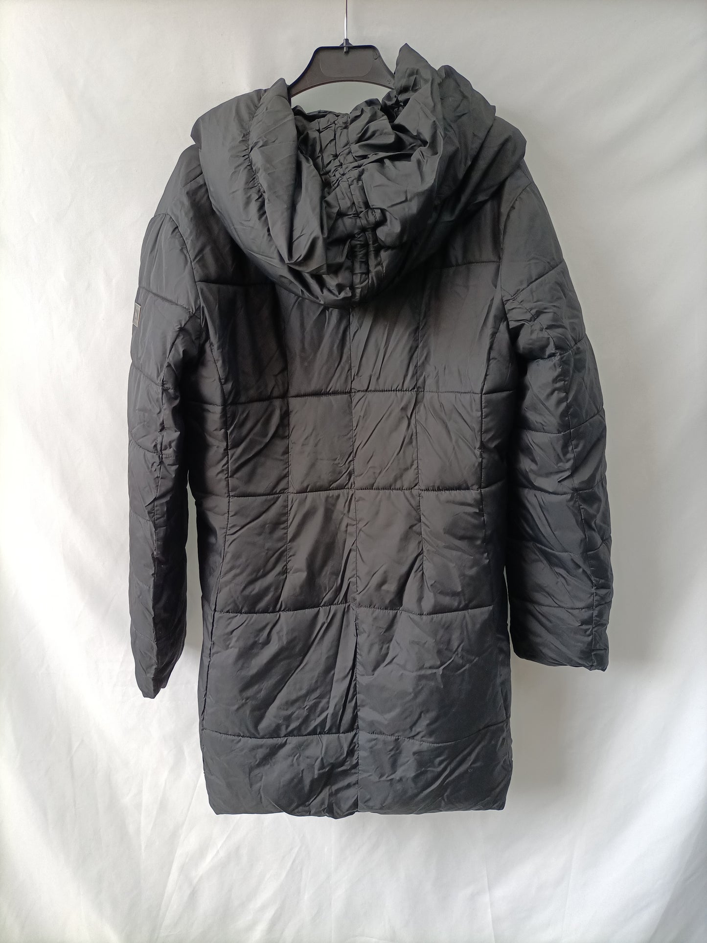 MERLETTI. Black feathers Tu(m)