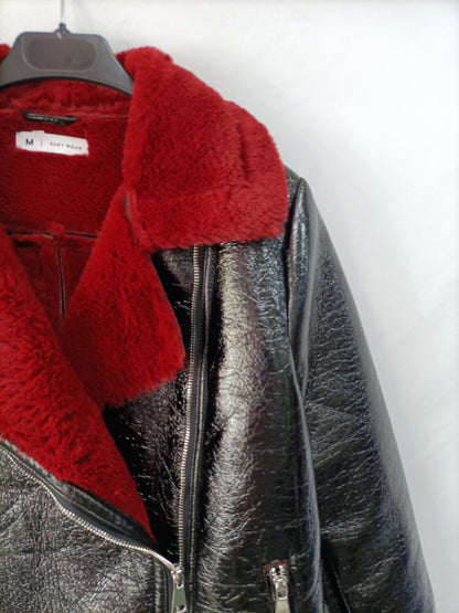 EASY WEAR. Biker negra vinilo T.m