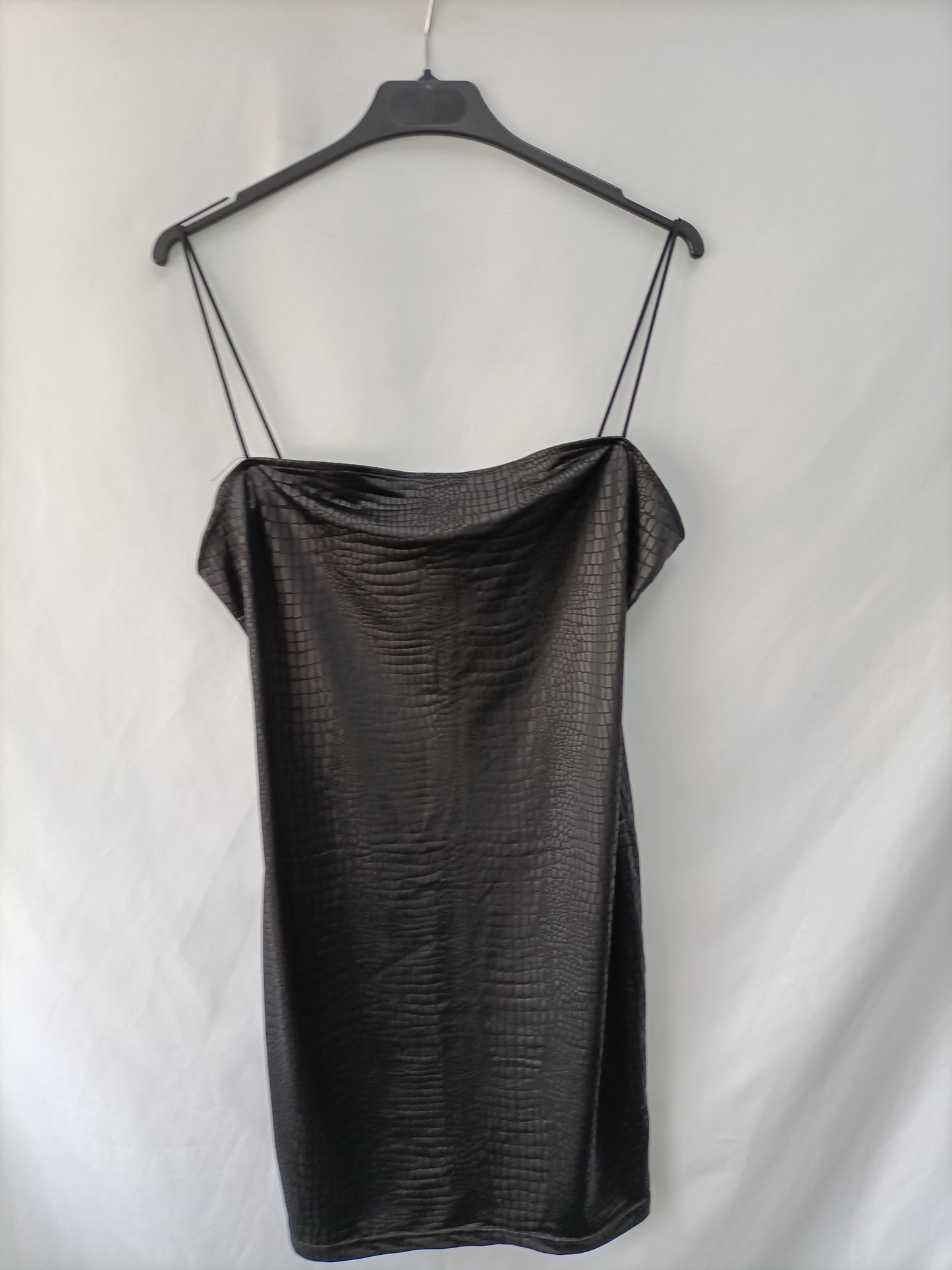 SHEIN. Vestido negro encerado T.xl