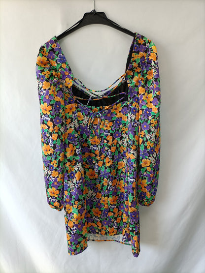 BERSHKA. Vestido corto flores T.m