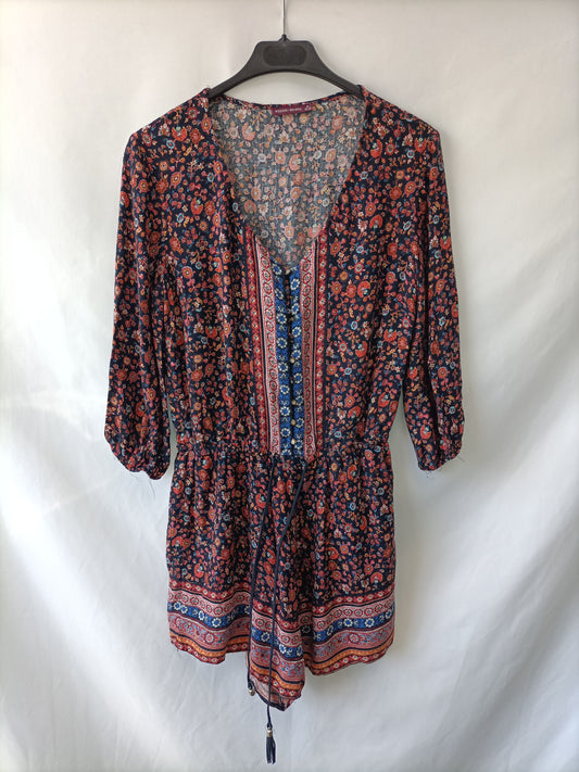 BERSHKA. mono azul flores T.s (tara)